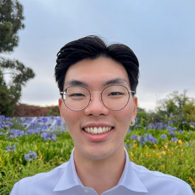 Photo of Raymond Lee